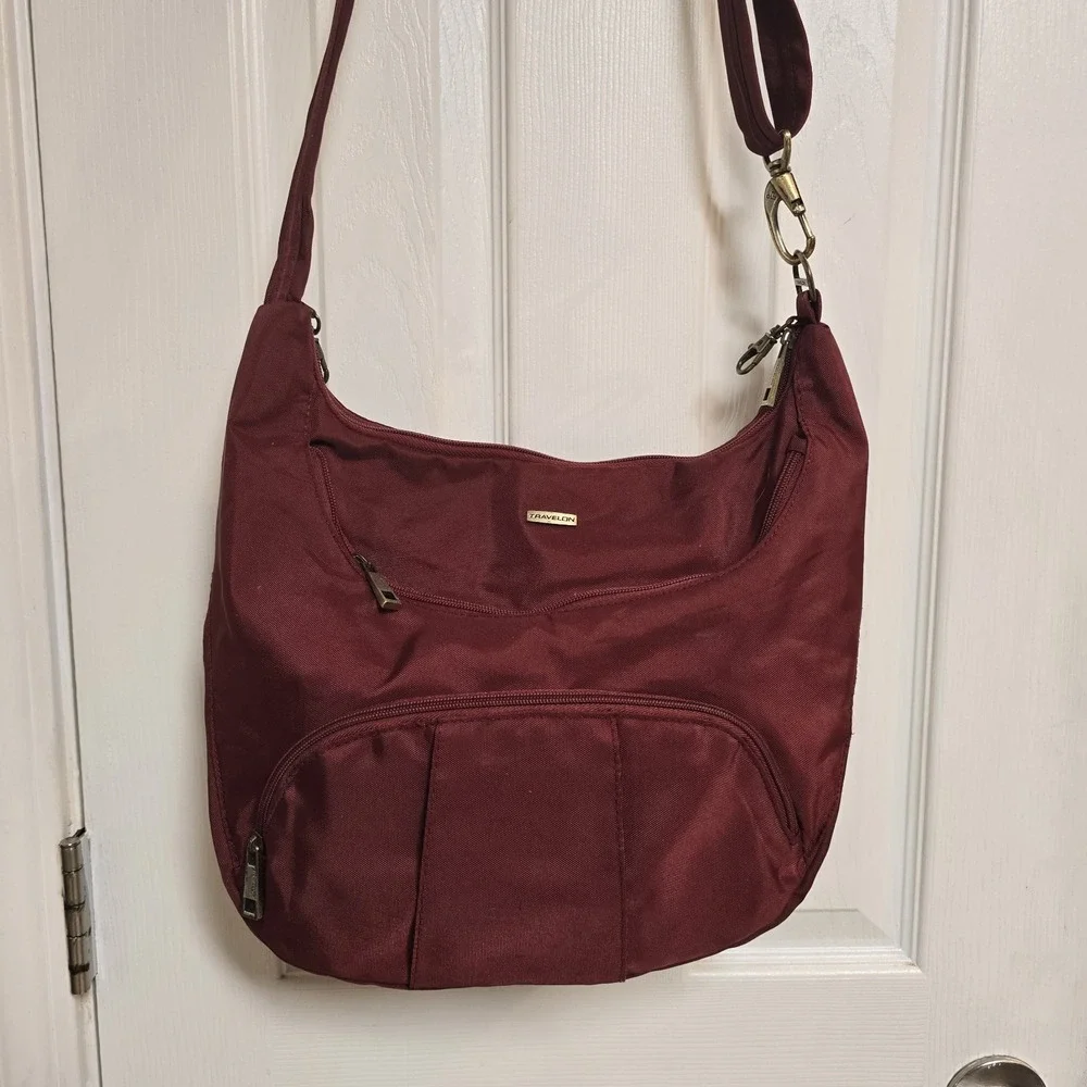 Travelon Anti-Theft Burgundy Round Hobo Bag‎ Purse